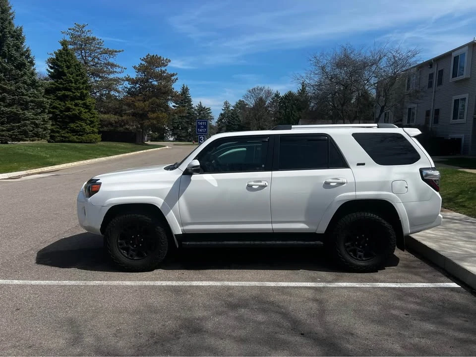 2017 Toyota 4Runner 5th Gen - Image 2 of 12