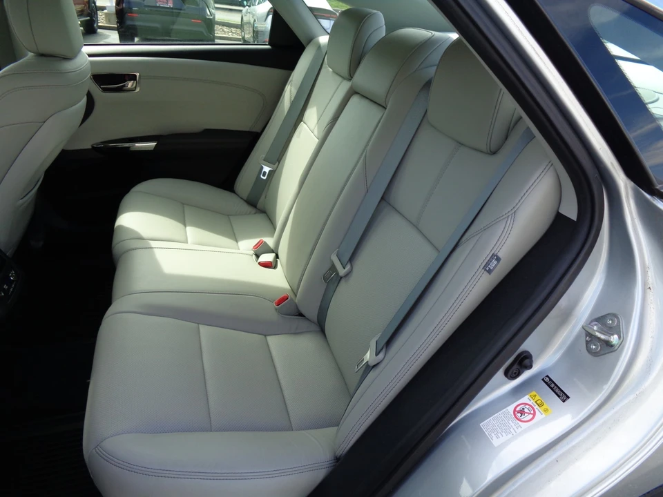 2017 Toyota Avalon 4th Gen - Image 13 of 20