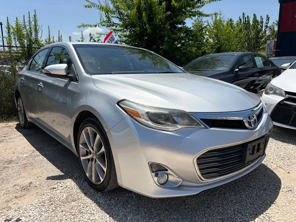 2017 Toyota Avalon 4th Gen - Image 2 of 13