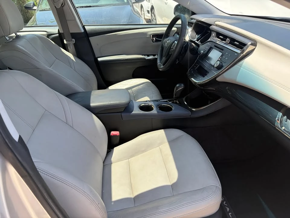 2017 Toyota Avalon 4th Gen - Image 6 of 13