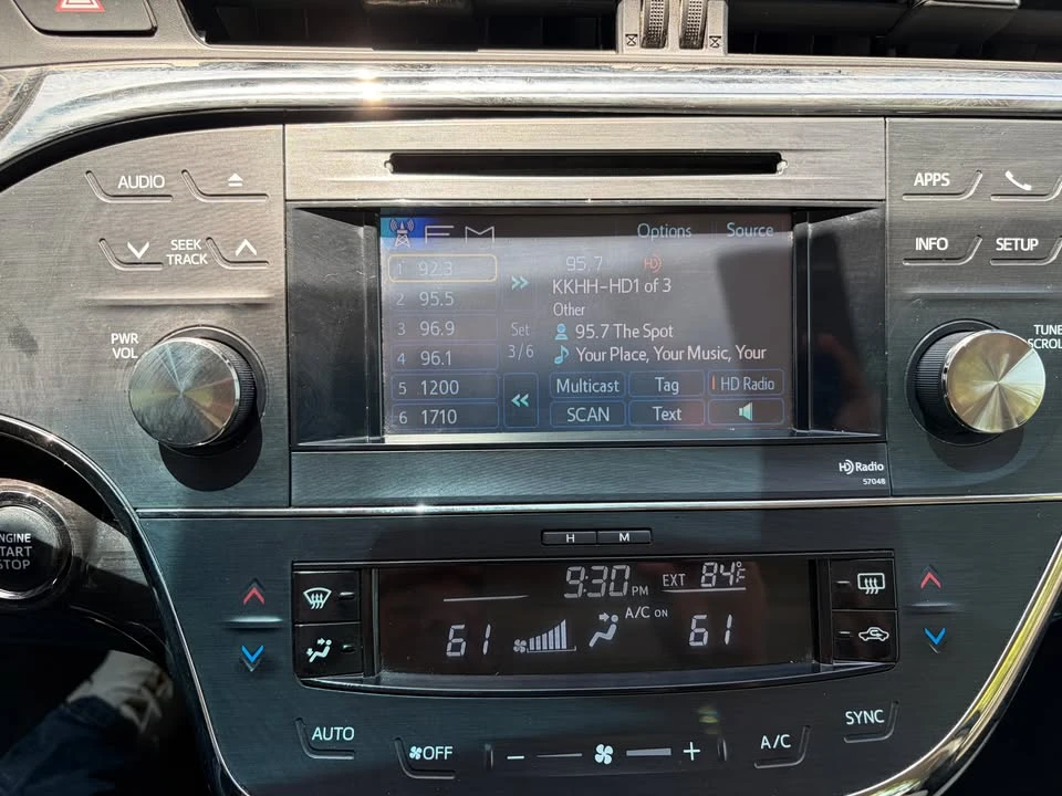 2017 Toyota Avalon 4th Gen - Image 12 of 13