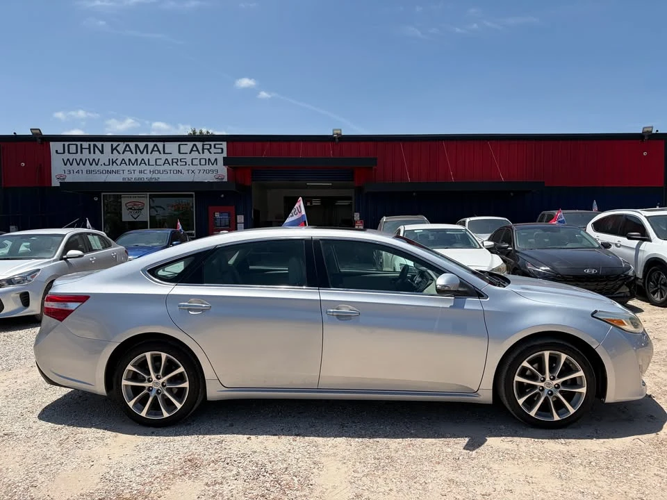 2017 Toyota Avalon 4th Gen - Image 5 of 13