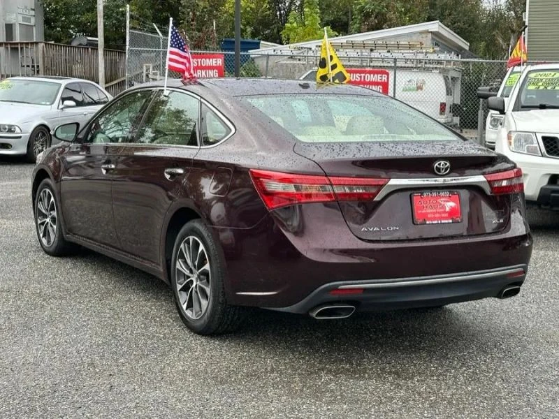 2017 Toyota Avalon 4th Gen - Image 6 of 12