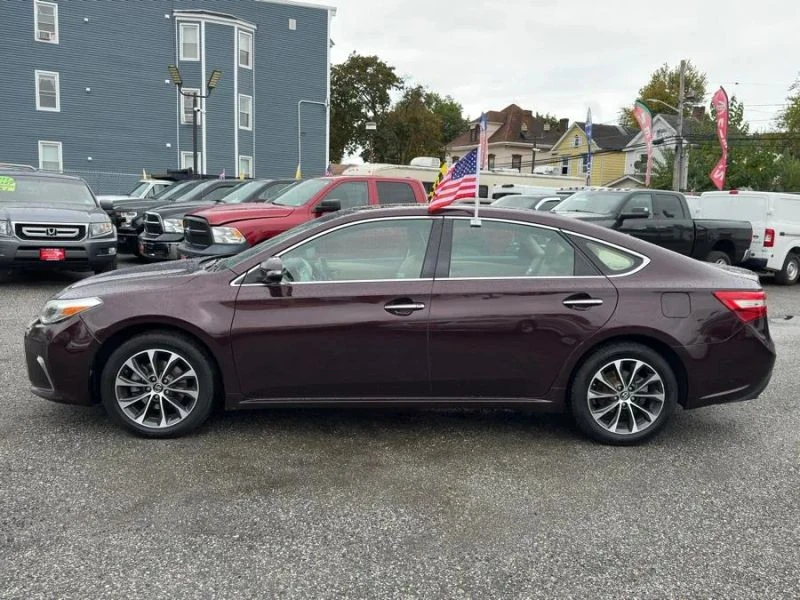 2017 Toyota Avalon 4th Gen - Image 7 of 12