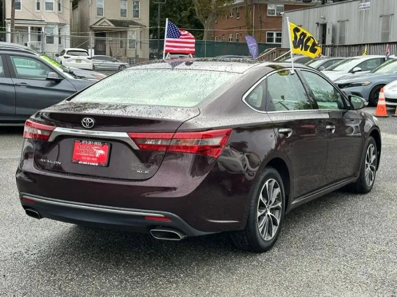 2017 Toyota Avalon 4th Gen - Image 4 of 12