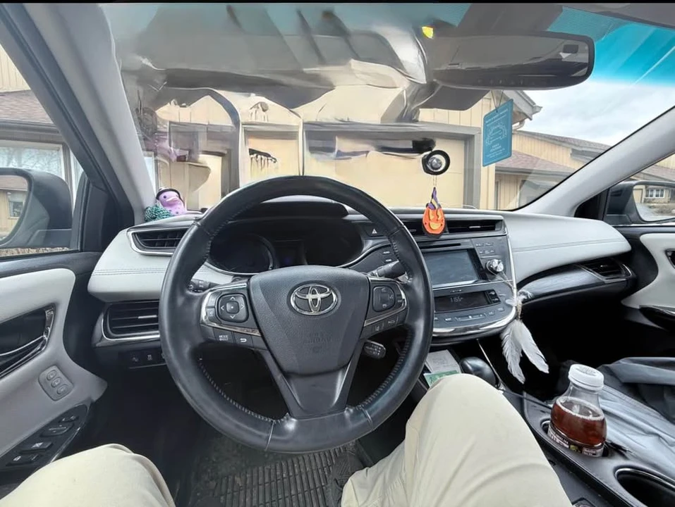 2017 Toyota Avalon 4th Gen - Image 3 of 3