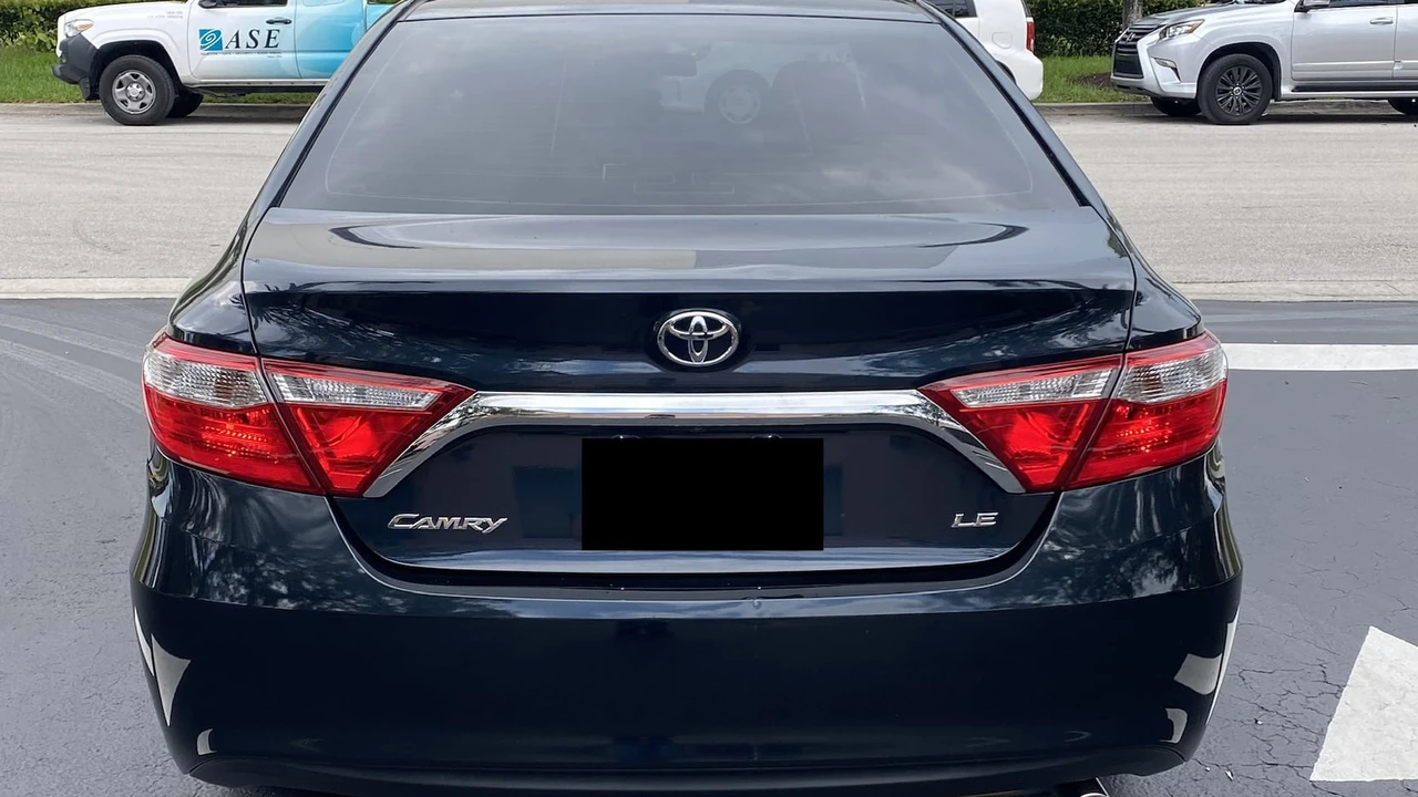 2017 Toyota Camry 7th Gen - Image 5 of 7