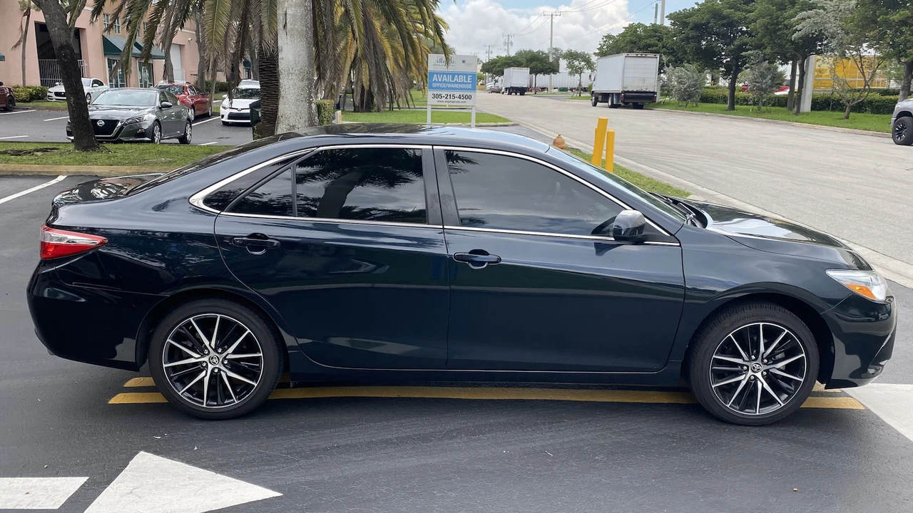 2017 Toyota Camry 7th Gen - Image 7 of 7