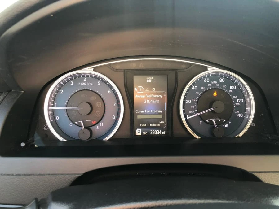 2017 Toyota Camry 7th Gen - Image 3 of 9