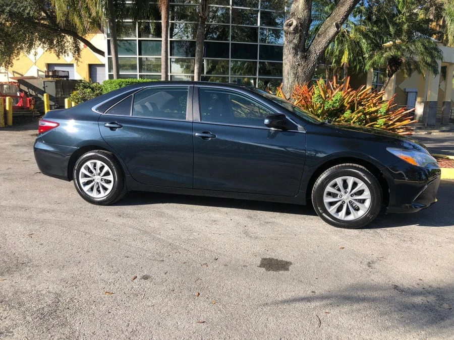 2017 Toyota Camry 7th Gen - Image 9 of 9