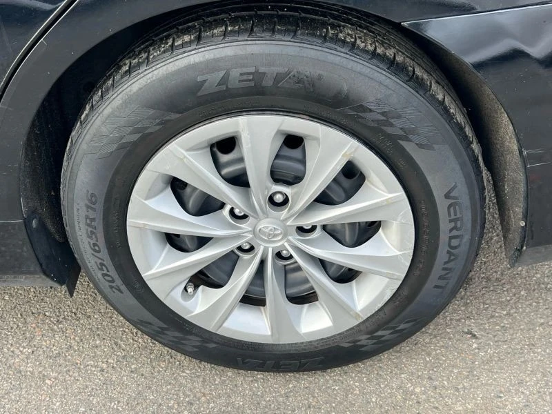 2017 Toyota Camry 7th Gen - Image 12 of 12