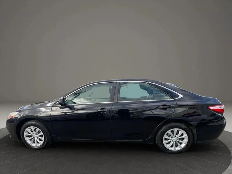 2017 Toyota Camry 7th Gen - Image 10 of 12