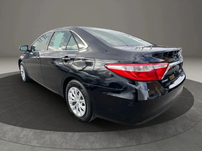 2017 Toyota Camry 7th Gen - Image 9 of 12
