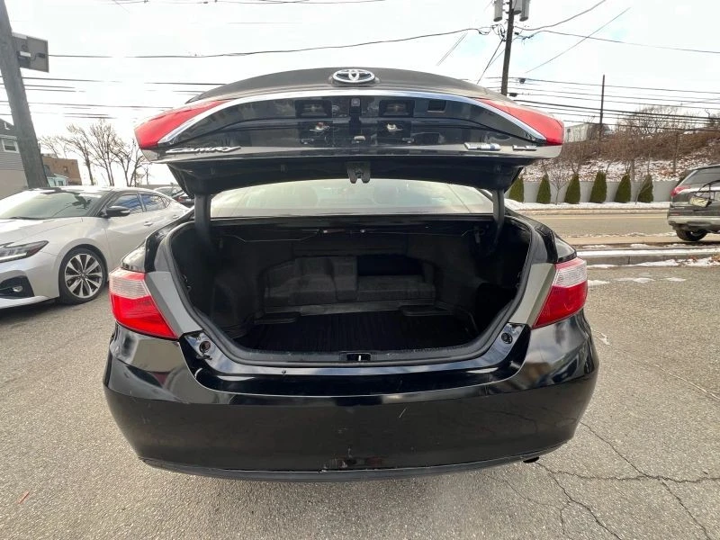2017 Toyota Camry 7th Gen - Image 11 of 12