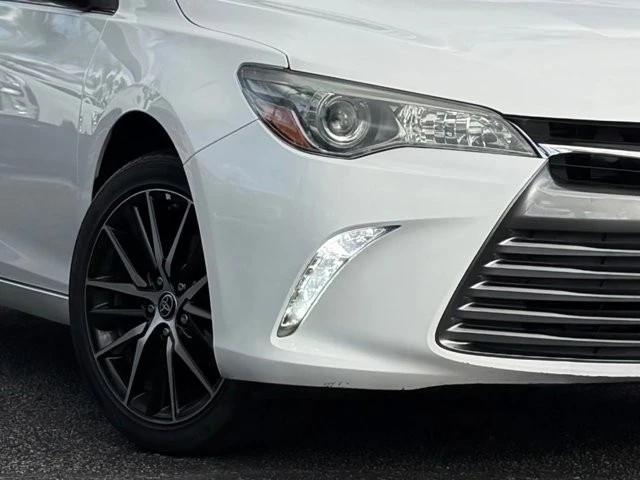2017 Toyota Camry 7th Gen - Image 10 of 12