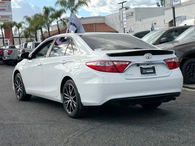 2017 Toyota Camry 7th Gen - Image 7 of 12