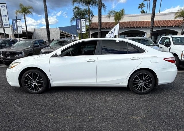 2017 Toyota Camry 7th Gen - Image 9 of 12