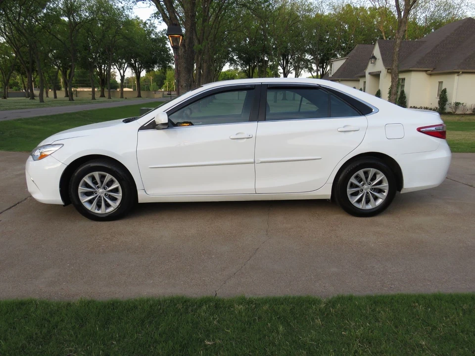 2017 Toyota Camry 7th Gen - Image 4 of 12
