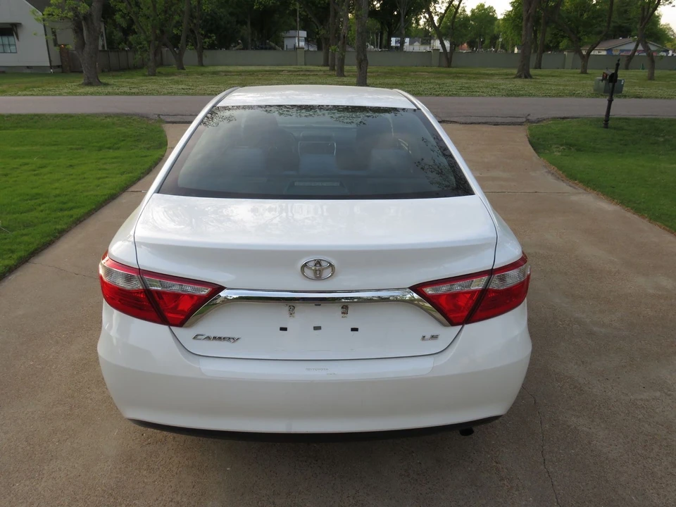 2017 Toyota Camry 7th Gen - Image 7 of 12
