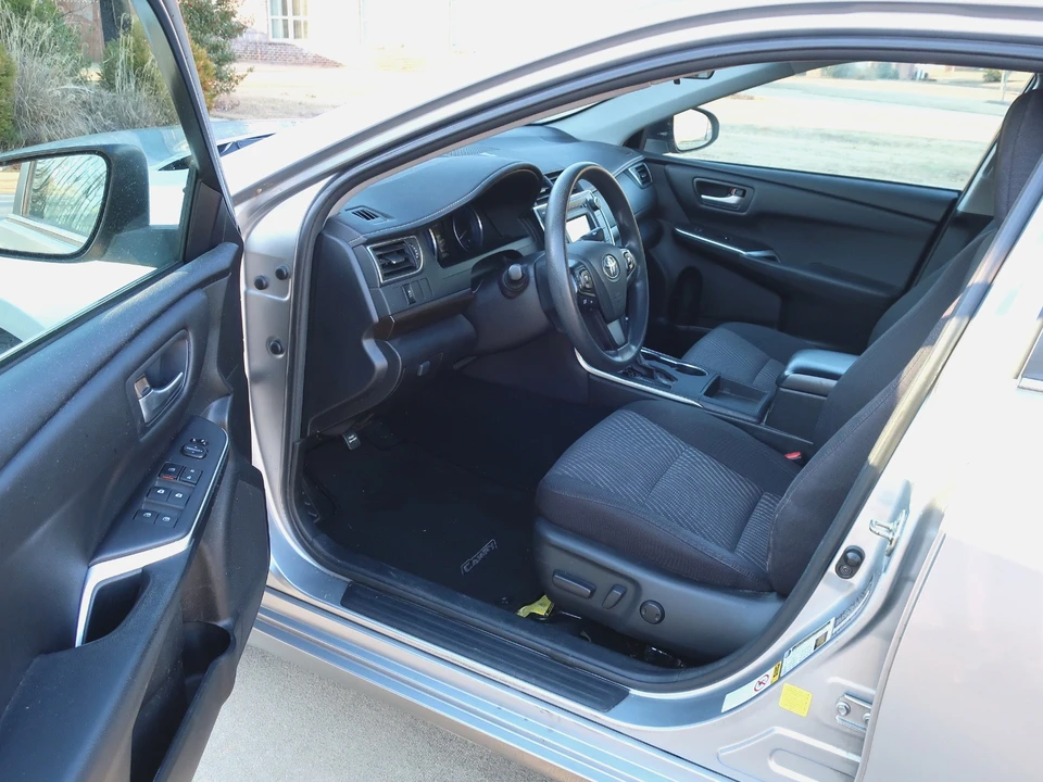 2017 Toyota Camry 7th Gen - Image 9 of 21