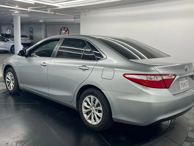 2017 Toyota Camry 7th Gen - Image 4 of 8