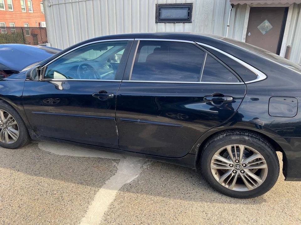 2017 Toyota Camry 7th Gen - Image 7 of 12