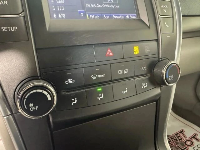 2017 Toyota Camry 7th Gen - Image 19 of 21