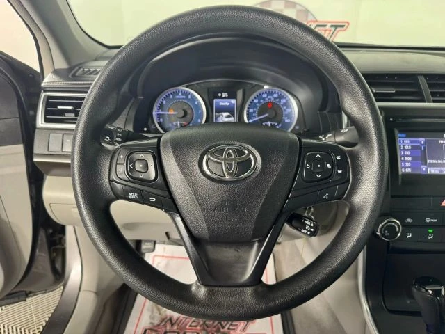 2017 Toyota Camry 7th Gen - Image 13 of 21