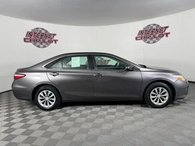 2017 Toyota Camry 7th Gen - Image 8 of 12