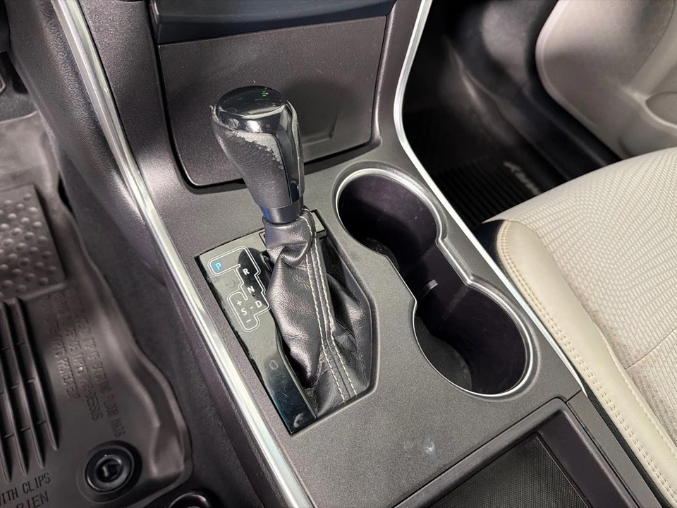 2017 Toyota Camry 7th Gen - Image 13 of 20