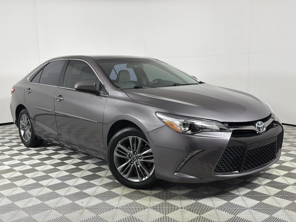 2017 Toyota Camry 7th Gen - Image 2 of 20