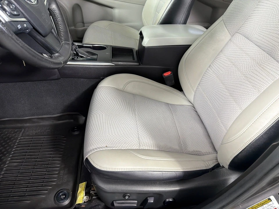 2017 Toyota Camry 7th Gen - Image 8 of 20