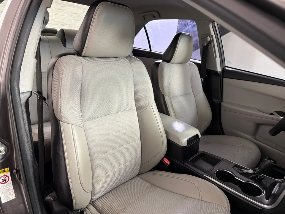2017 Toyota Camry 7th Gen - Image 18 of 20
