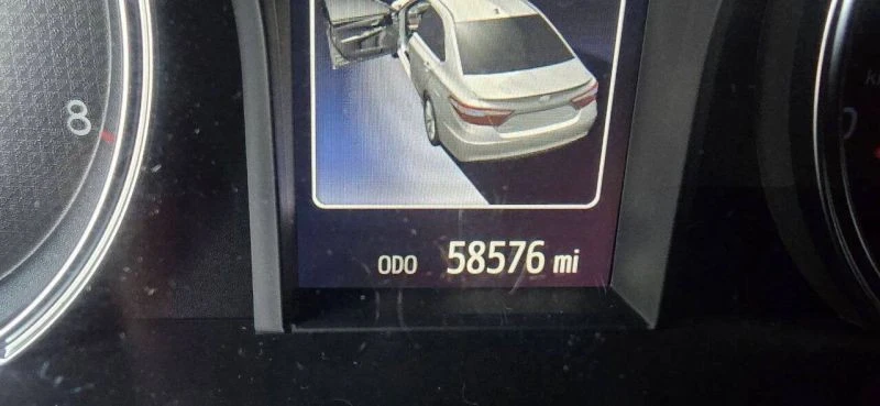 2017 Toyota Camry 7th Gen - Image 5 of 7