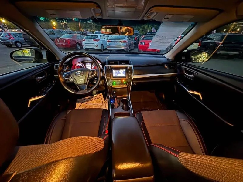 2017 Toyota Camry 7th Gen - Image 9 of 11
