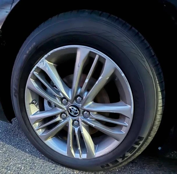 2017 Toyota Camry 8th Gen - Image 6 of 11