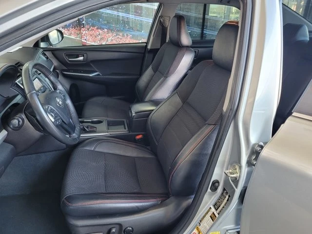 2017 Toyota Camry 7th Gen - Image 10 of 12