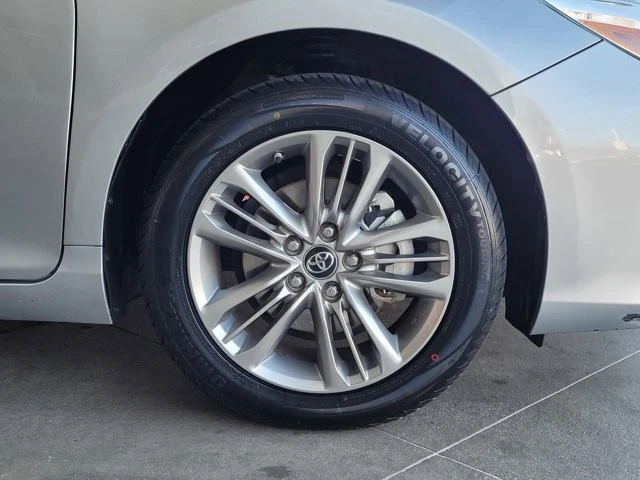 2017 Toyota Camry 7th Gen - Image 4 of 12