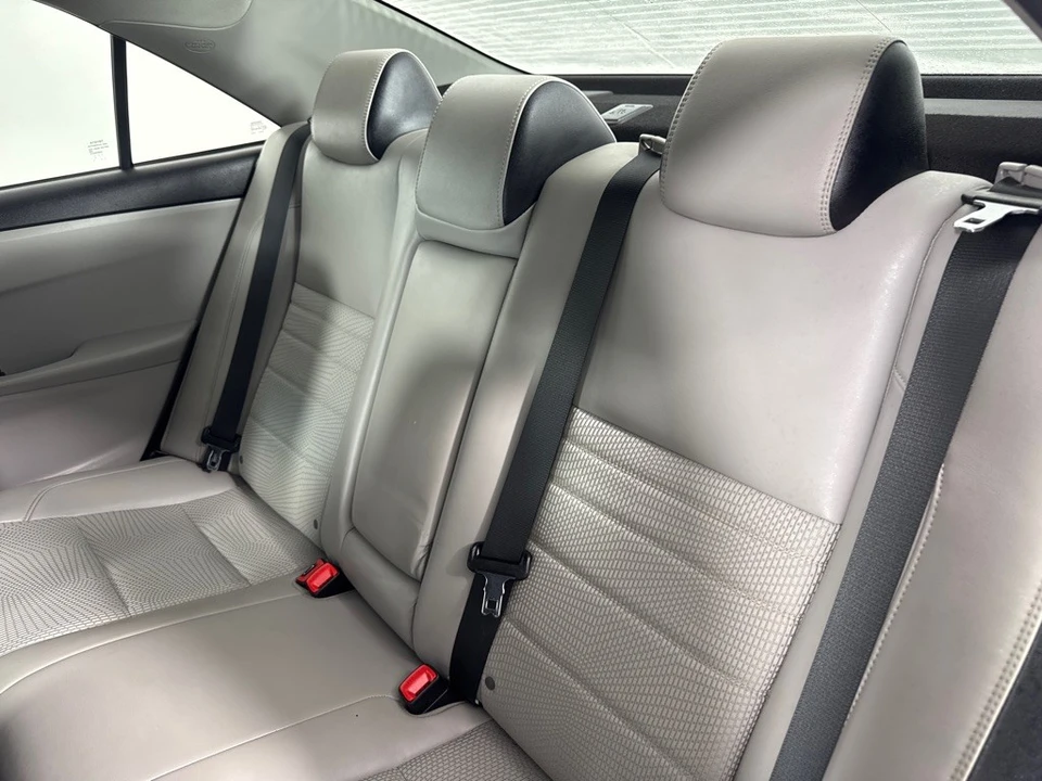 2017 Toyota Camry 7th Gen - Image 20 of 21