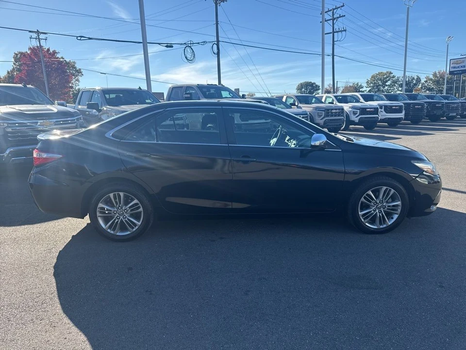 2017 Toyota Camry 7th Gen - Image 6 of 12