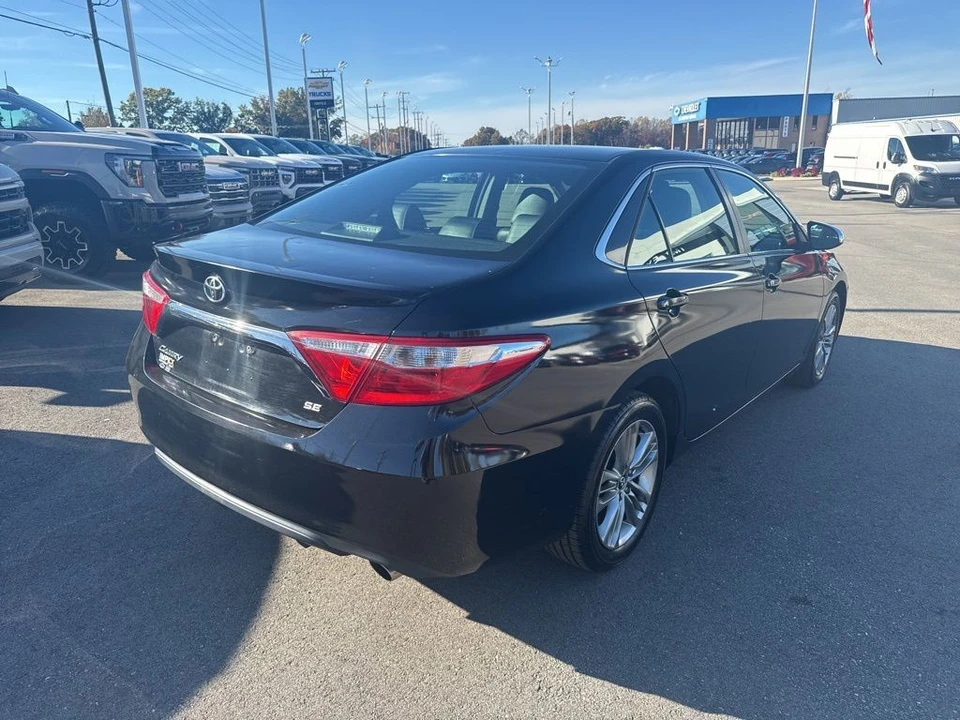 2017 Toyota Camry 7th Gen - Image 5 of 12
