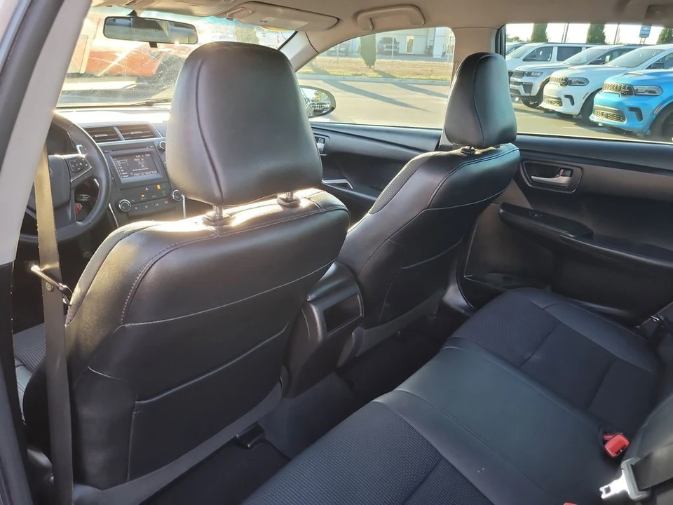 2017 Toyota Camry 7th Gen - Image 10 of 12