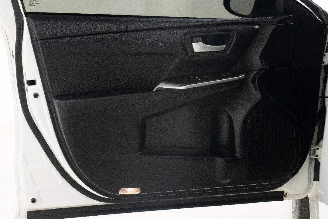 2017 Toyota Camry 7th Gen - Image 18 of 21