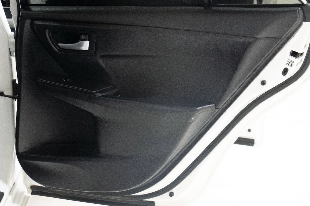 2017 Toyota Camry 7th Gen - Image 16 of 21