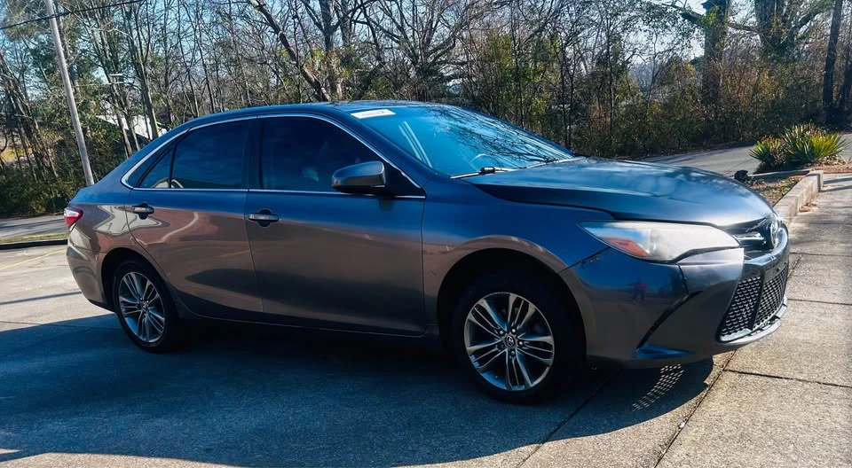 2017 Toyota Camry - Image 3 of 11