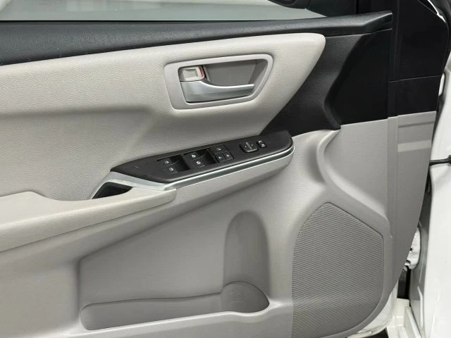 2017 Toyota Camry 7th Gen - Image 20 of 21