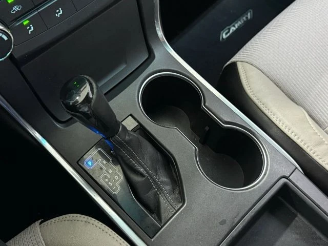 2017 Toyota Camry 7th Gen - Image 28 of 31