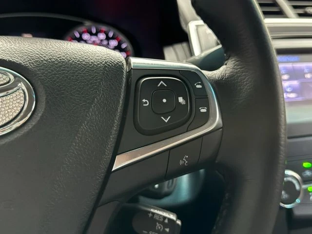 2017 Toyota Camry 7th Gen - Image 25 of 31