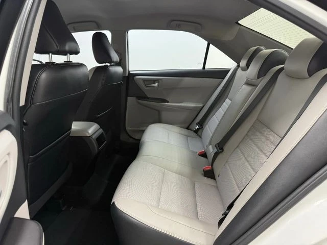 2017 Toyota Camry 7th Gen - Image 16 of 21