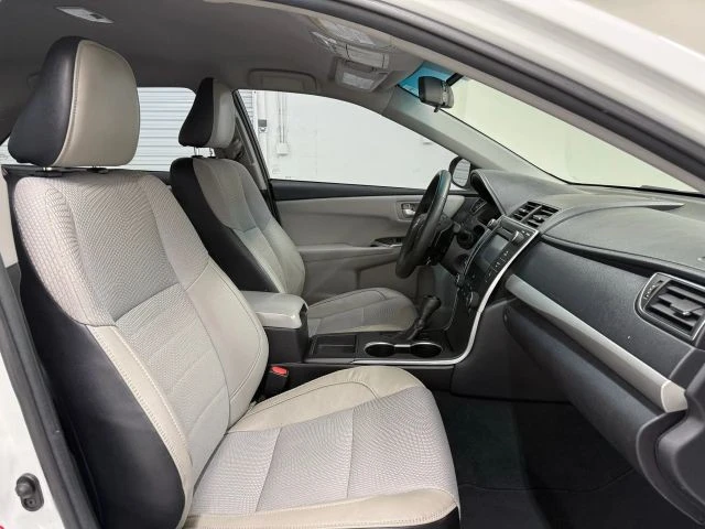 2017 Toyota Camry 7th Gen - Image 13 of 31